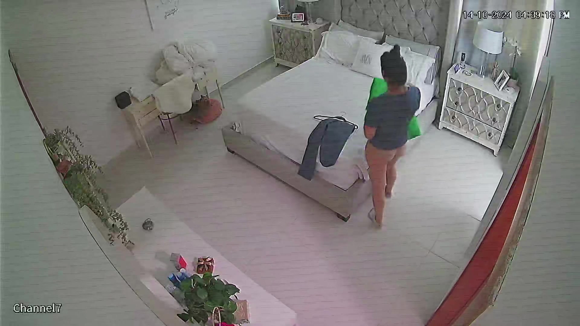 Hidden Voyeur — 1_5120938546957387712 — screenshot 2