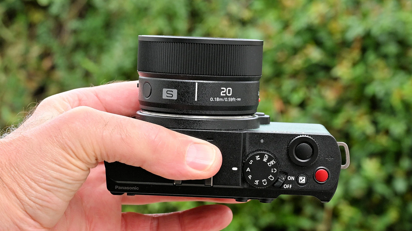 Review Panasonic Lumix S 20mm f/2.5: Góc Siêu Rộng Nhỏ Gọn - Hình 1