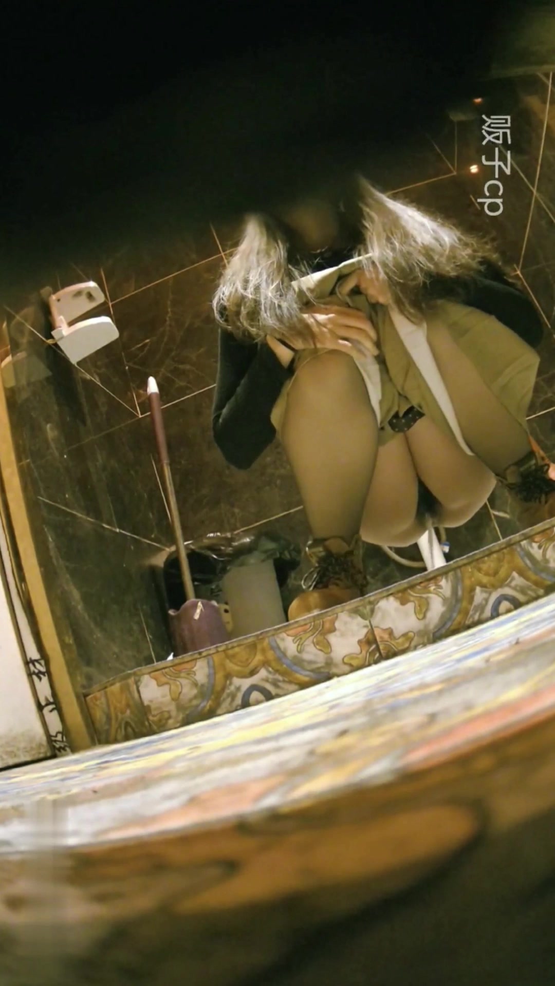 Toilet Spy — 0224(101) — screenshot 2