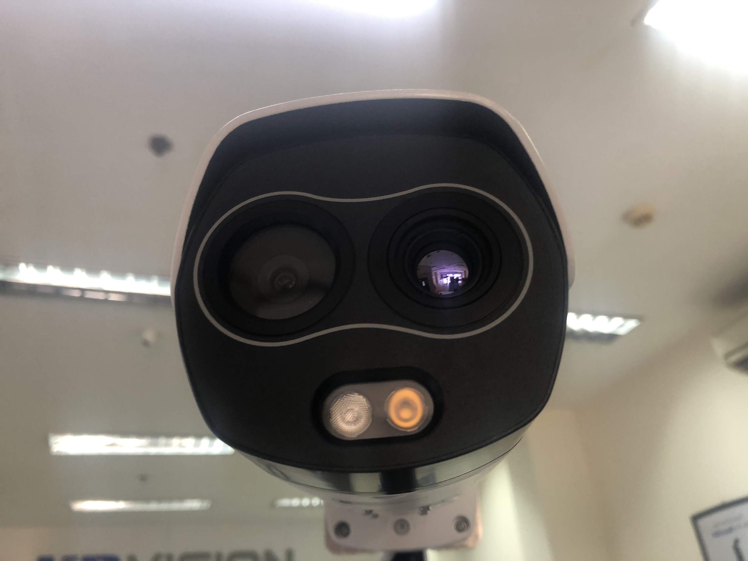 camera-cam-bien-than-nhiet-2