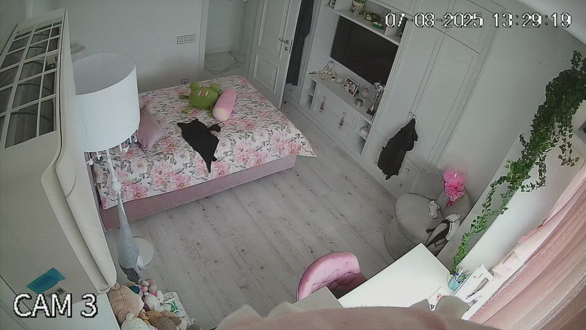 Hidden Voyeur — 1_5028405778667538129 — screenshot 2
