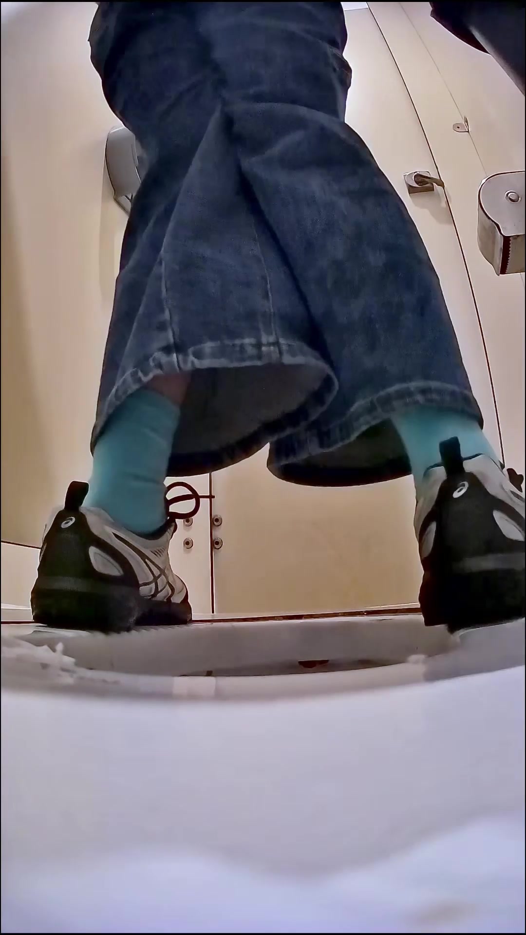 Toilet Spy — 0310(9) — screenshot 2