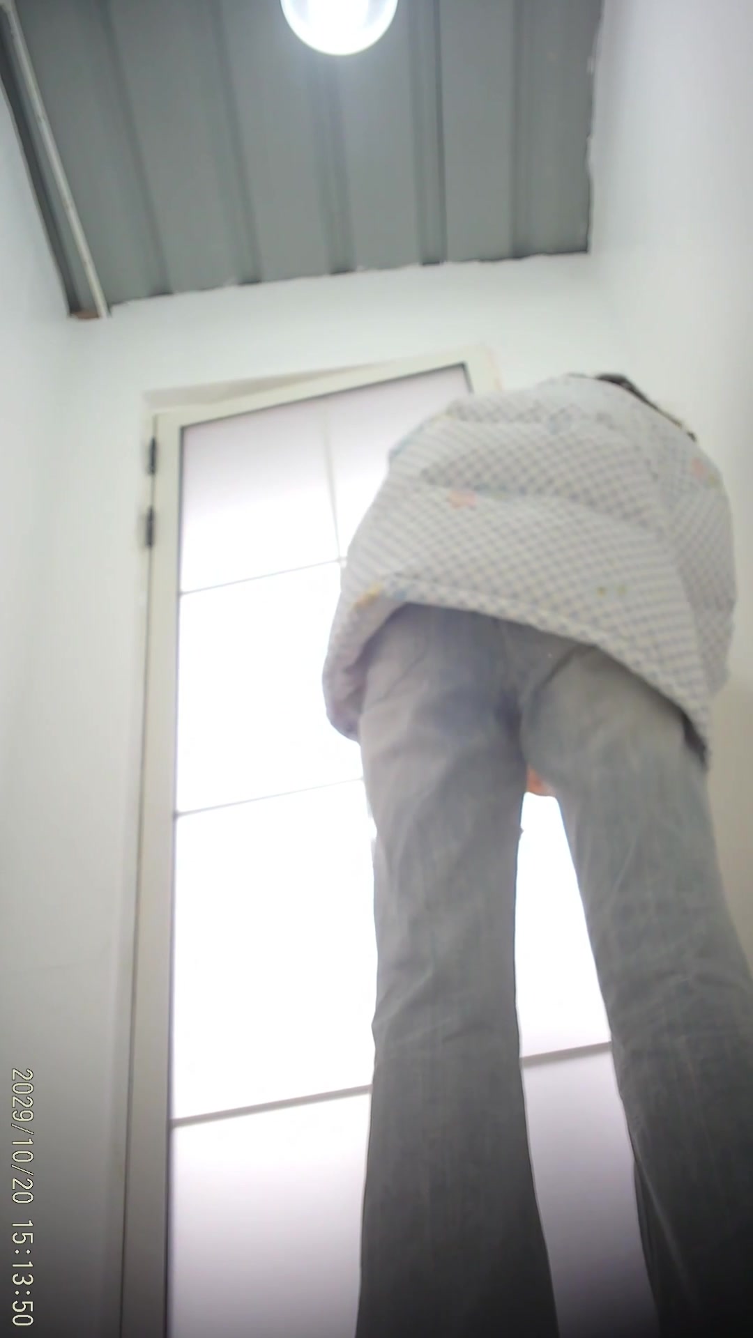 Toilet Spy — 0310(102) — screenshot 2