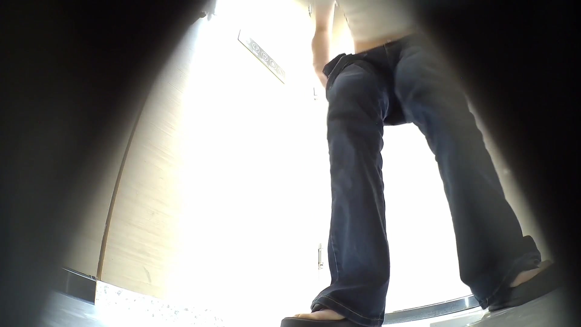 Toilet Spy — 0428(50) — screenshot 2