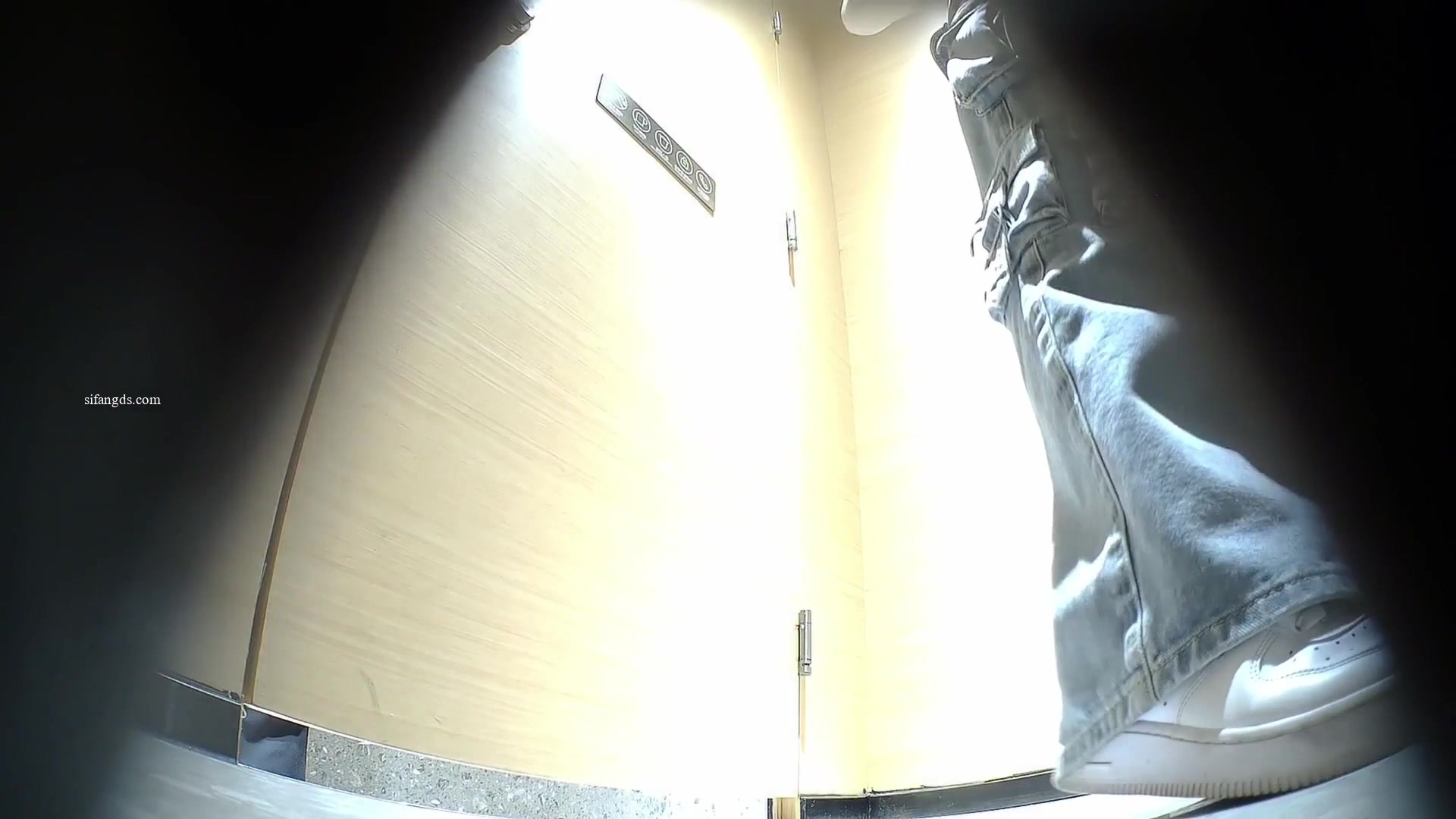 Toilet Spy — 0428(60) — screenshot 2