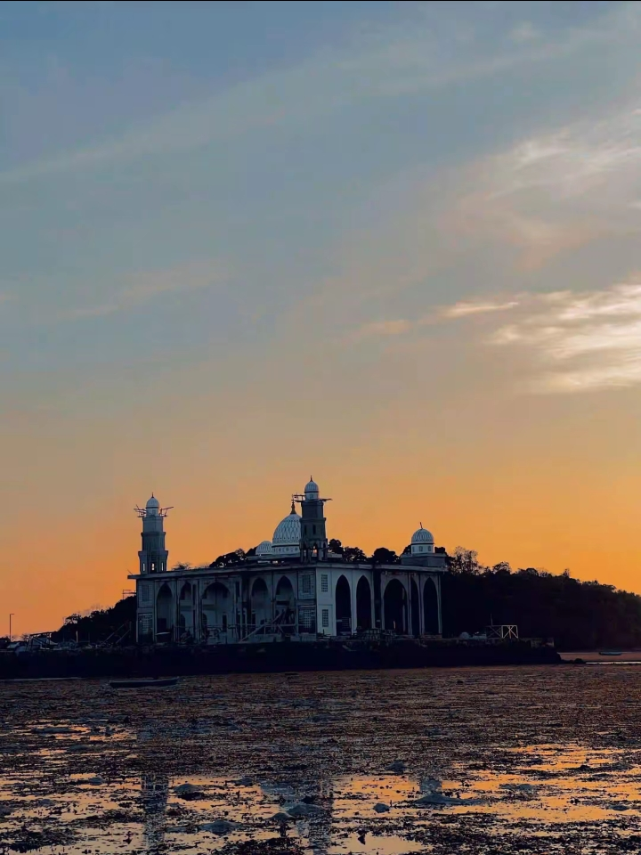 SUNSET BARU