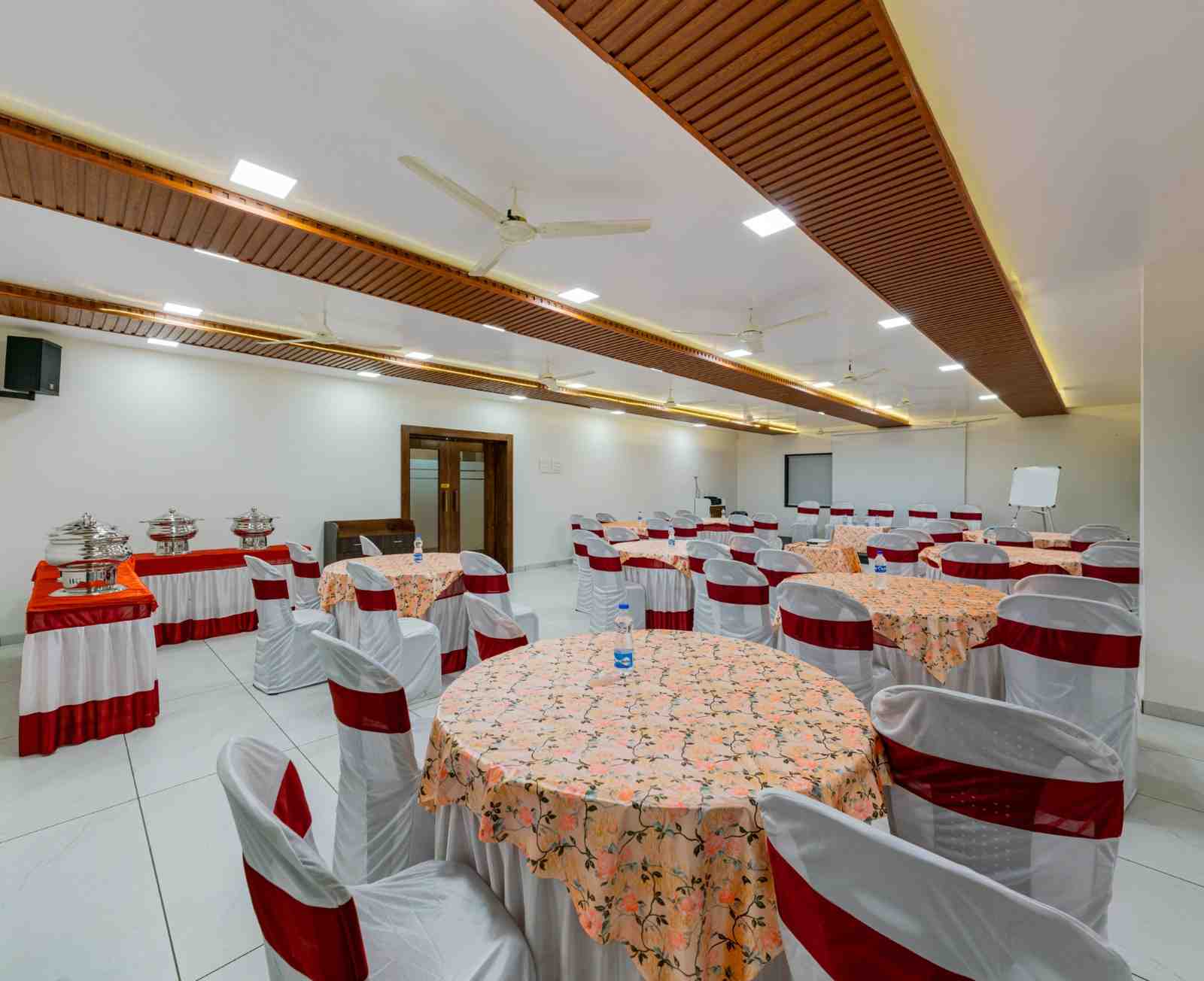 Hotel Trisha Executive property photo 13 in Adamapur, Kolhapur