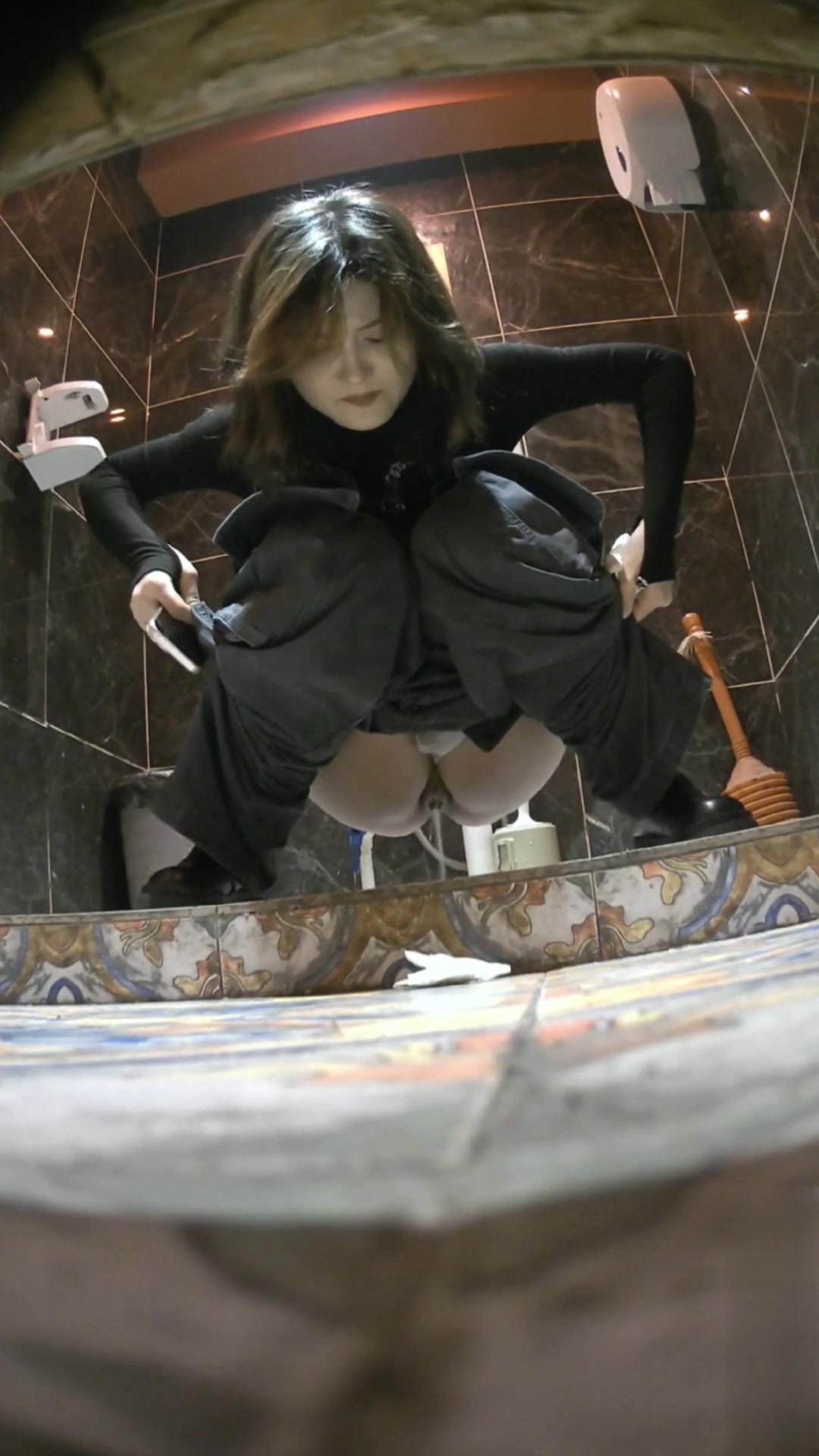 Toilet Spy — 0224(94) — screenshot 2