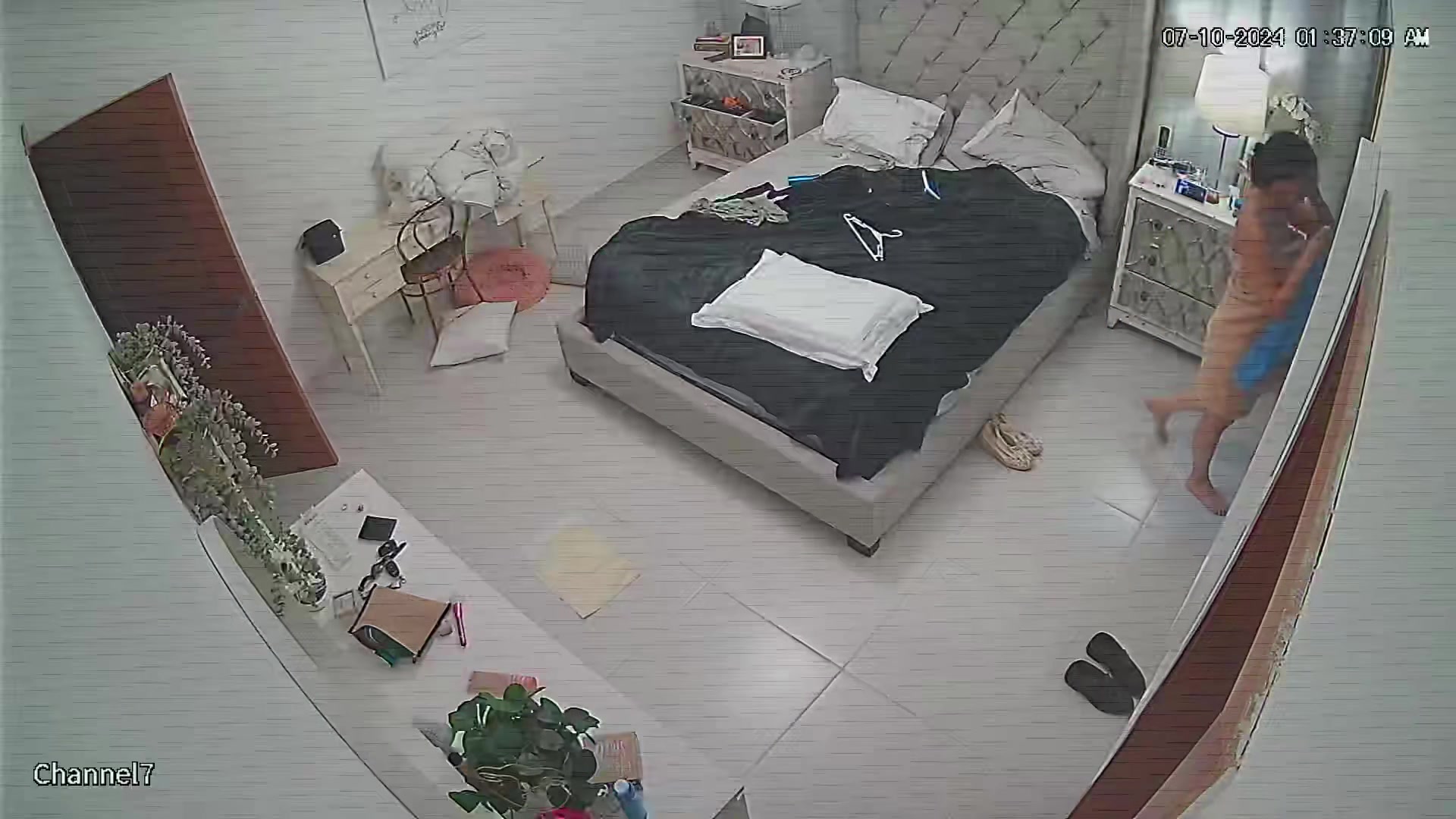 Hidden Voyeur — 1_5120938546957387728 — screenshot 2