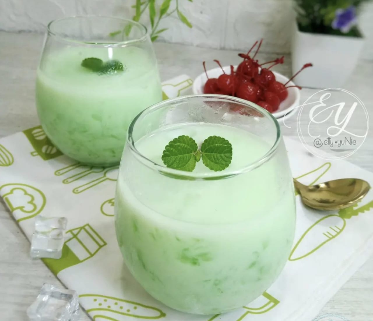 Resep Es Lumut Pop Ice Rasa Es Doger Segar untuk Menyegarkan di Musim Panas: Cukup Aduk dan Sajikan!