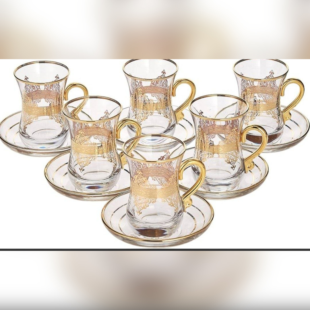 طقم المجات الزجاجي المزخرف باللون الذهبي