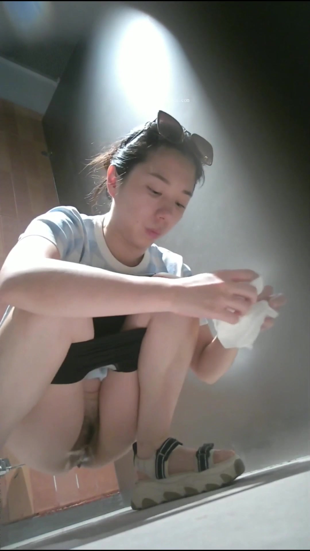 Toilet Spy — 0407 (1)(65) — screenshot 2