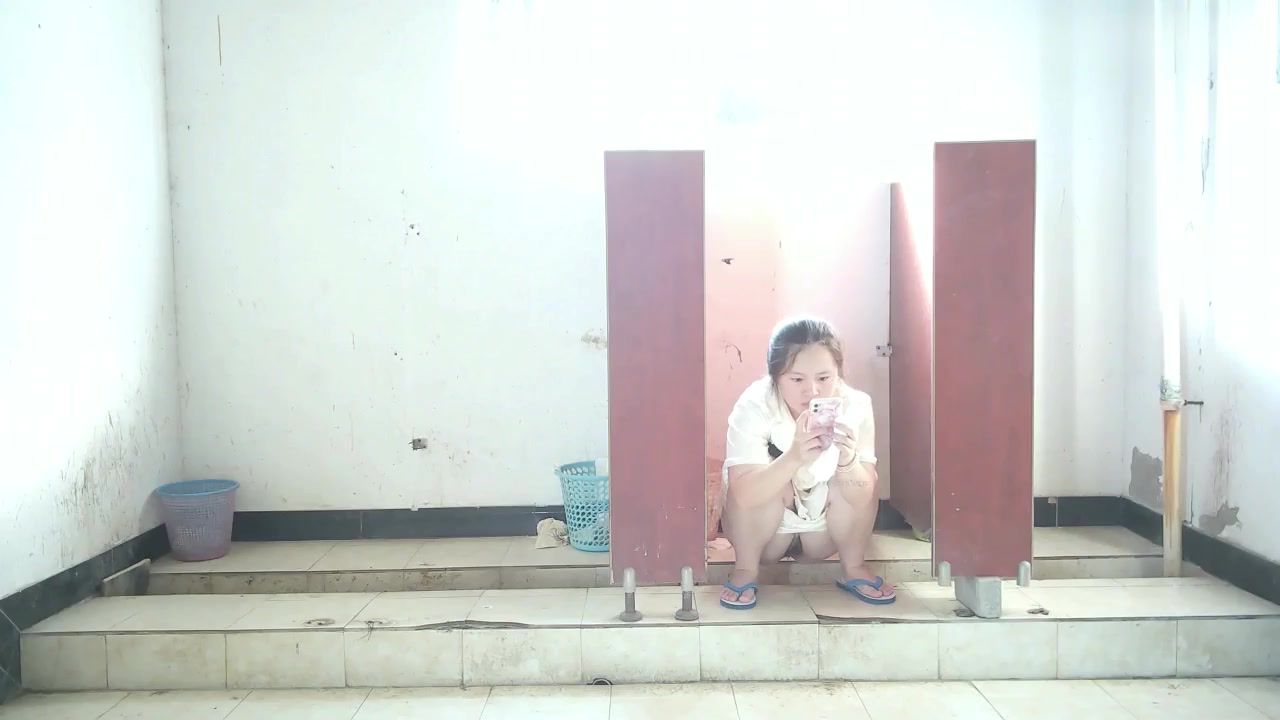 Toilet Spy — 0519(32) — screenshot 2