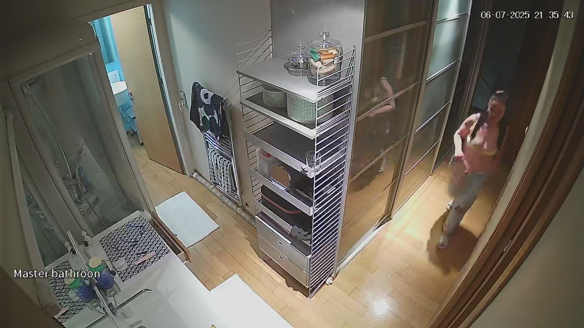 Hidden Voyeur 2 — 4_5830179359972924766 — screenshot 2