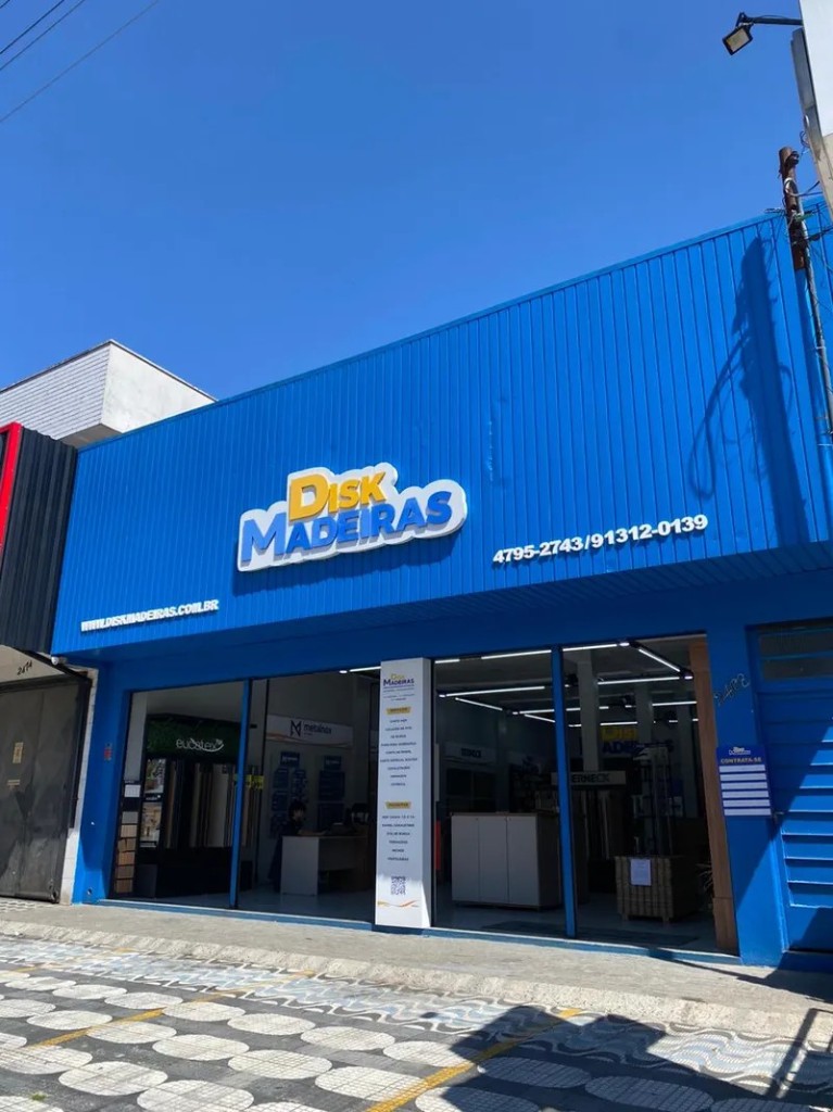 Fachada da Disk Madeiras em Mogi das Cruzes, Avenida Francisco Ferreira Lopes, 2468