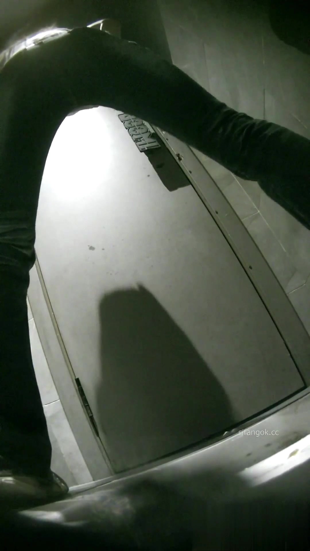 Toilet Spy — 0212(6) — screenshot 2