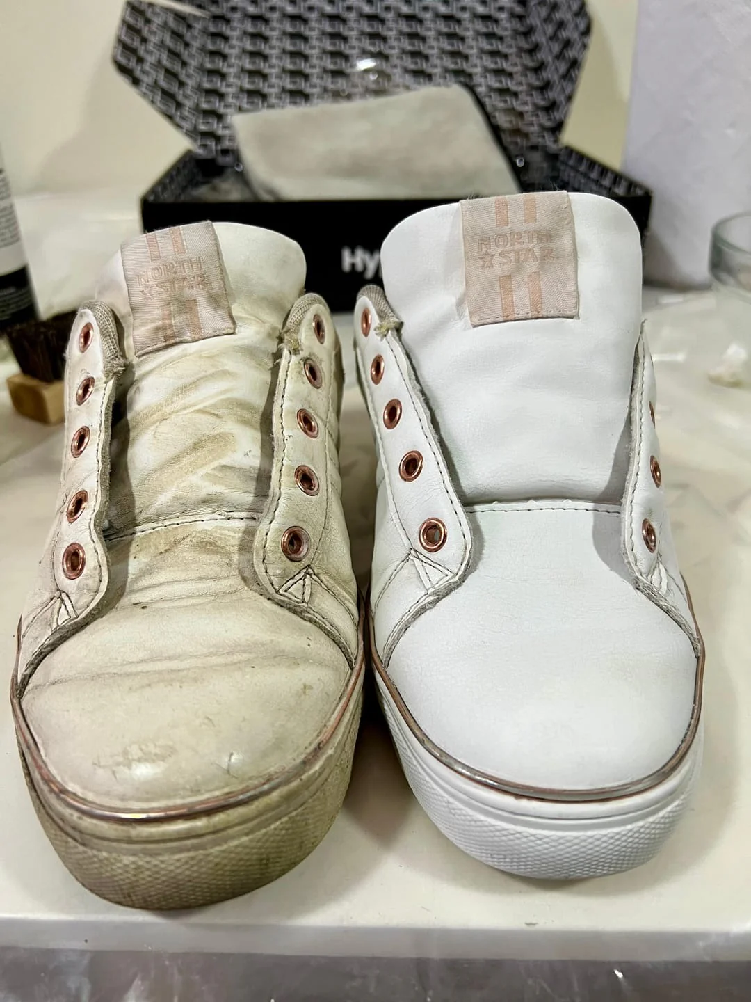 Zapatillas blancas antes y después