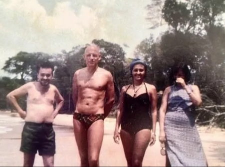 Michel Foucault and Brazilian scholars in the Maraú Beach - Mosqueiro, RMB, Brazil.