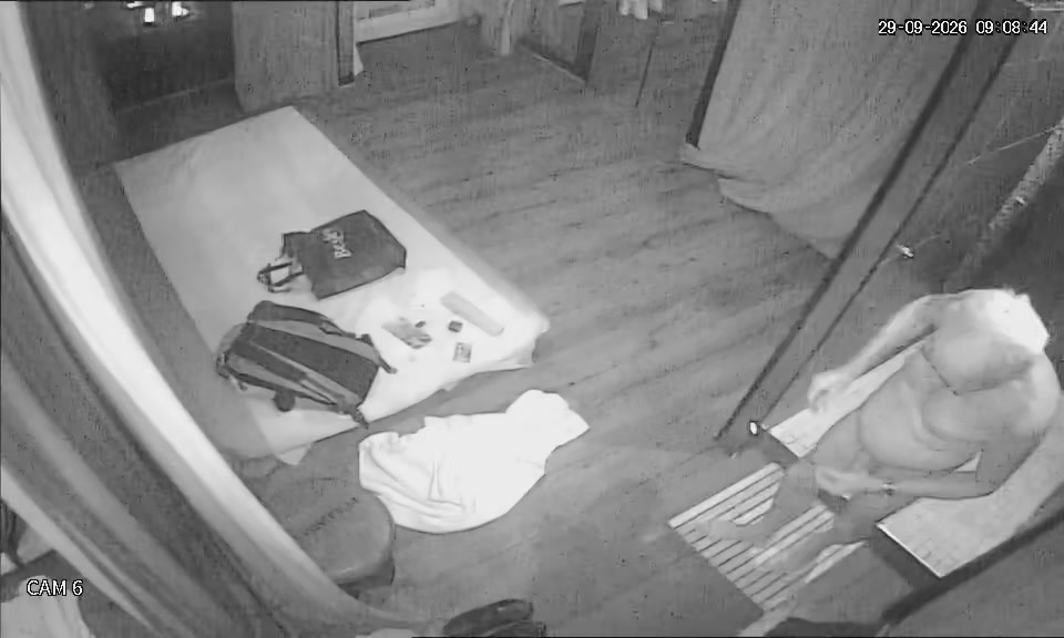 Hidden Voyeur 2 — 2M (42) — screenshot 2