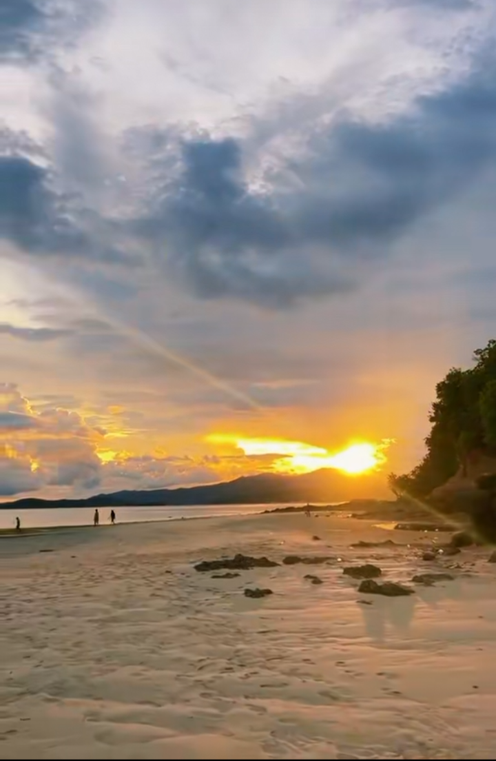 SUNSET BARU