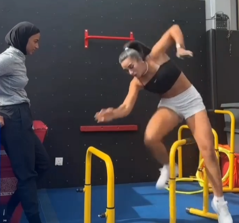 Chicas rompiéndose el coño