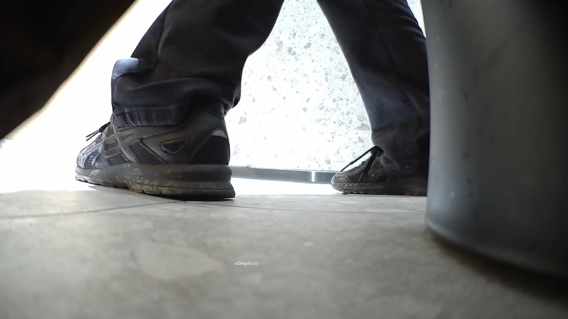 Toilet Spy — 0428(2) — screenshot 2