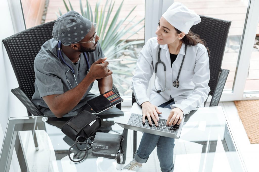 Quy trình chăm sóc khách hàng của lĩnh vực y tế, bệnh viện