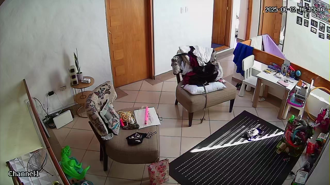 Hidden Voyeur — 1_5021606566265096365 — screenshot 2