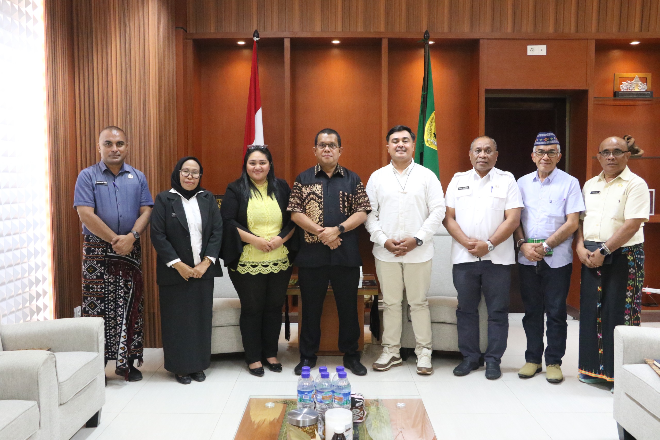 Gubernur bersama pengurus tsi