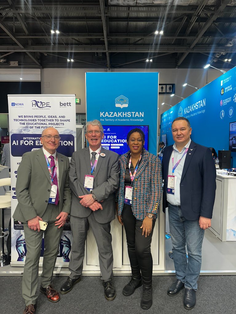 Presenting at BETT UK with James Blomfield, Roger Mitchell and Yermek Mazhitov (HOPE & WIC)