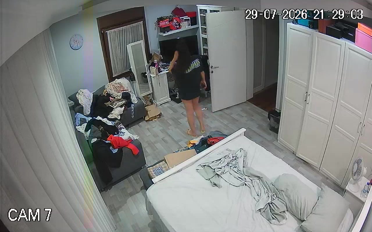 Hidden Voyeur 2 — 1_4958556918806219038 — screenshot 2
