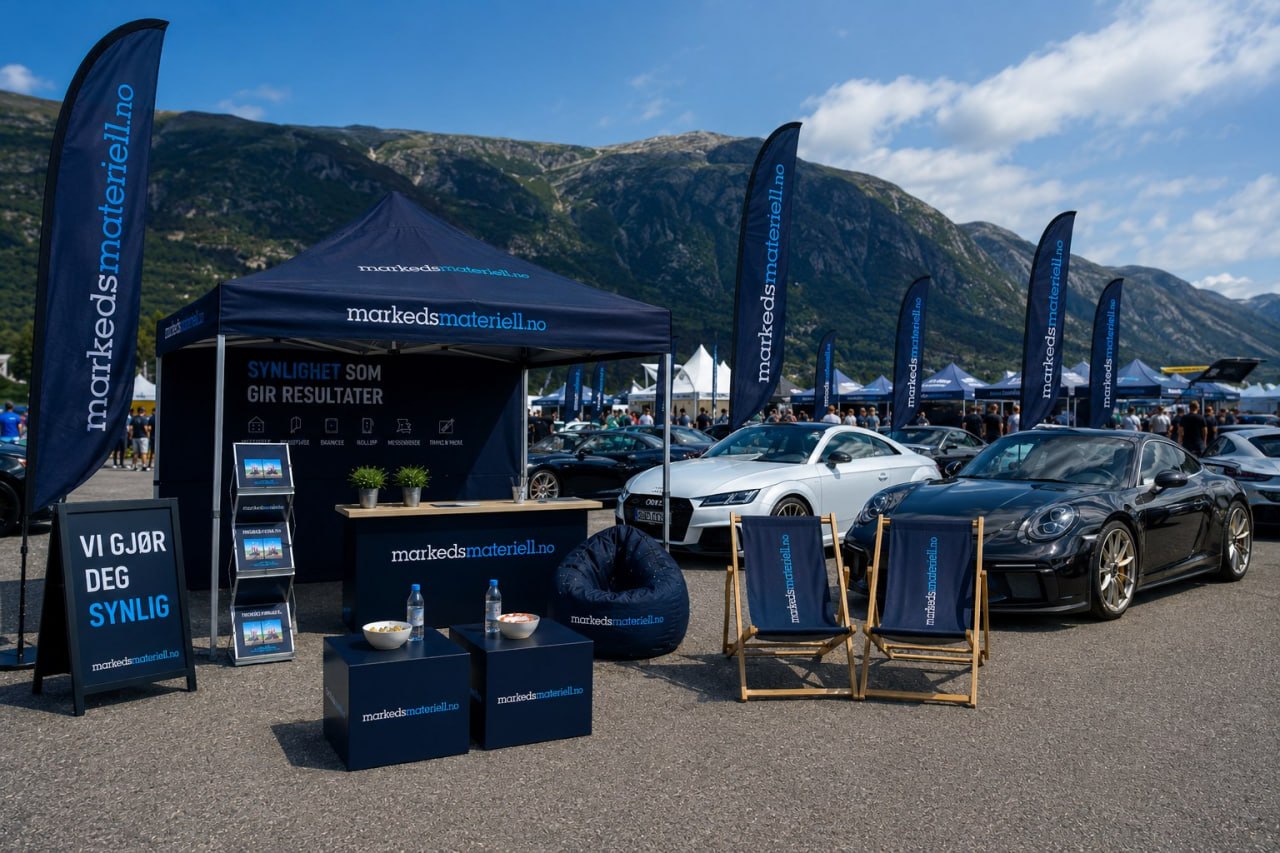 Messetelt med logo i fjordlandskap — markedsmateriell.no