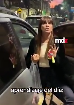 Una madre aconseja a su hija a follarse a mayores Una madre aconseja a su hija a follarse a mayores