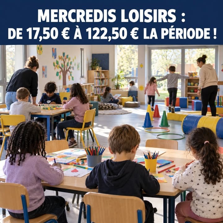 Enfants dessinant à des tables et jouant avec des obstacles dans une salle lumineuse, avec des adultes supervisant.