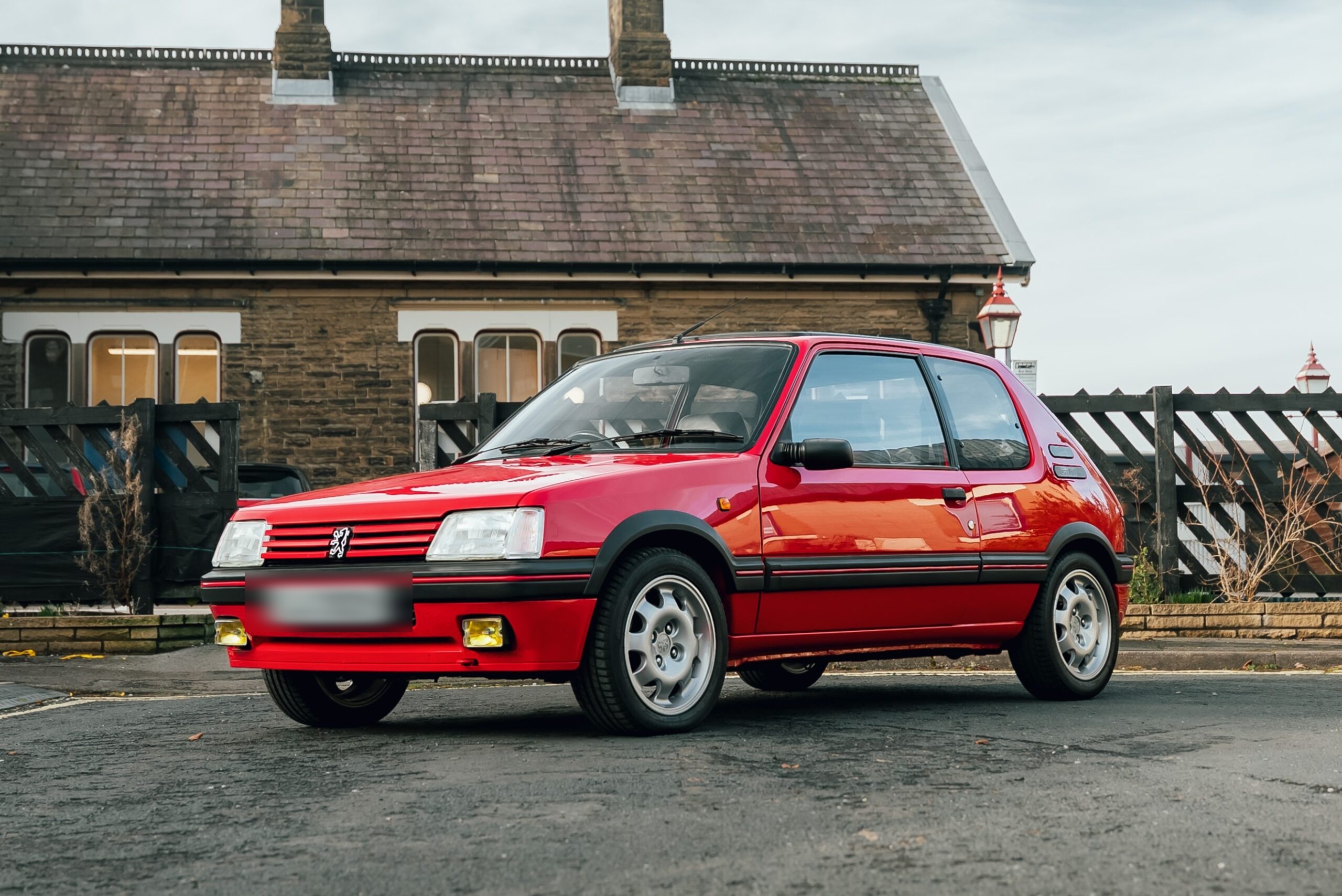 PEUGEOT 205 GTI