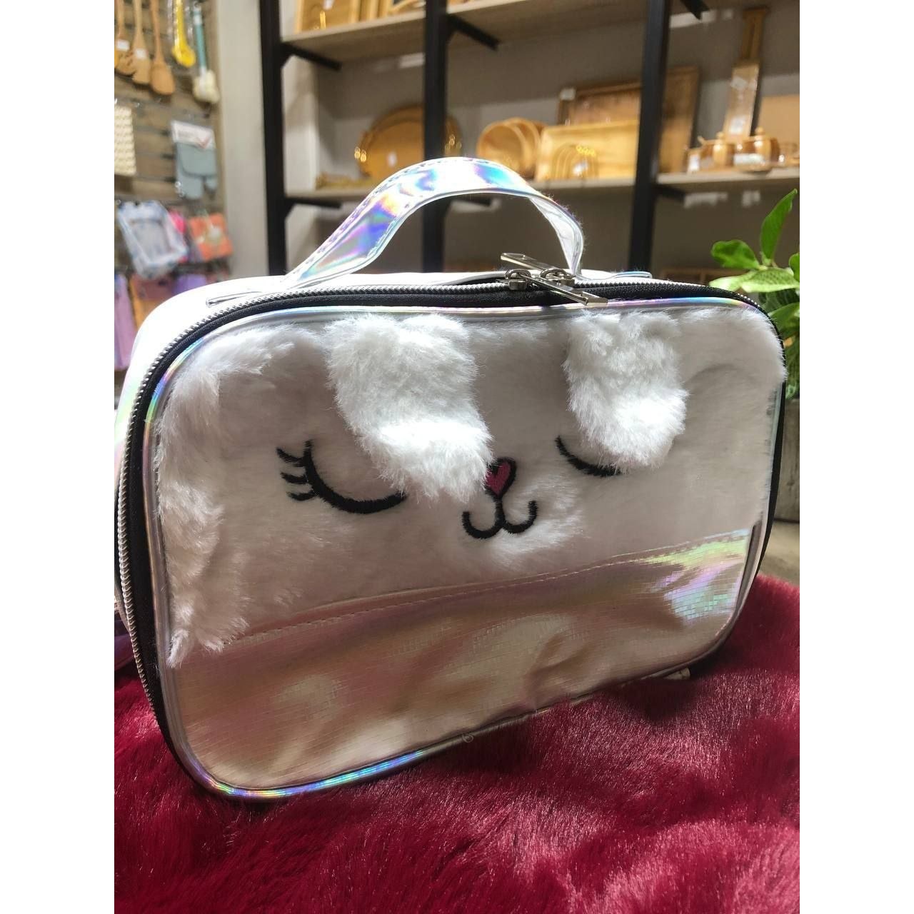 شنطة ميك اب لطيفة من