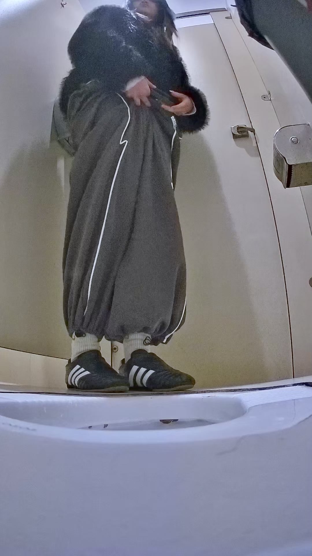 Toilet Spy — 0228(17) — screenshot 2