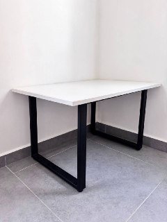 Журнальный столик из искусственного камня