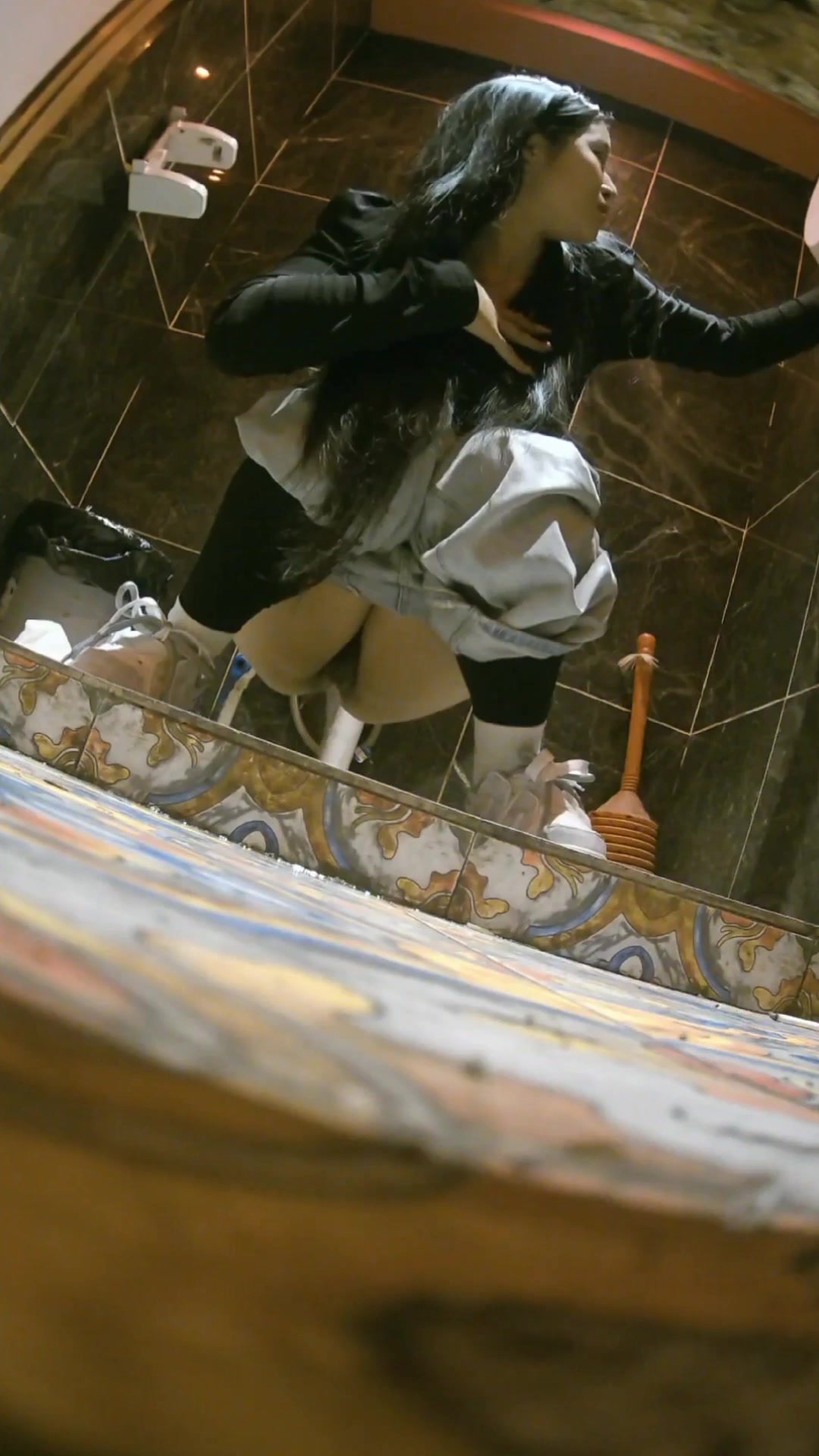 Toilet Spy — 0224(45) — screenshot 2