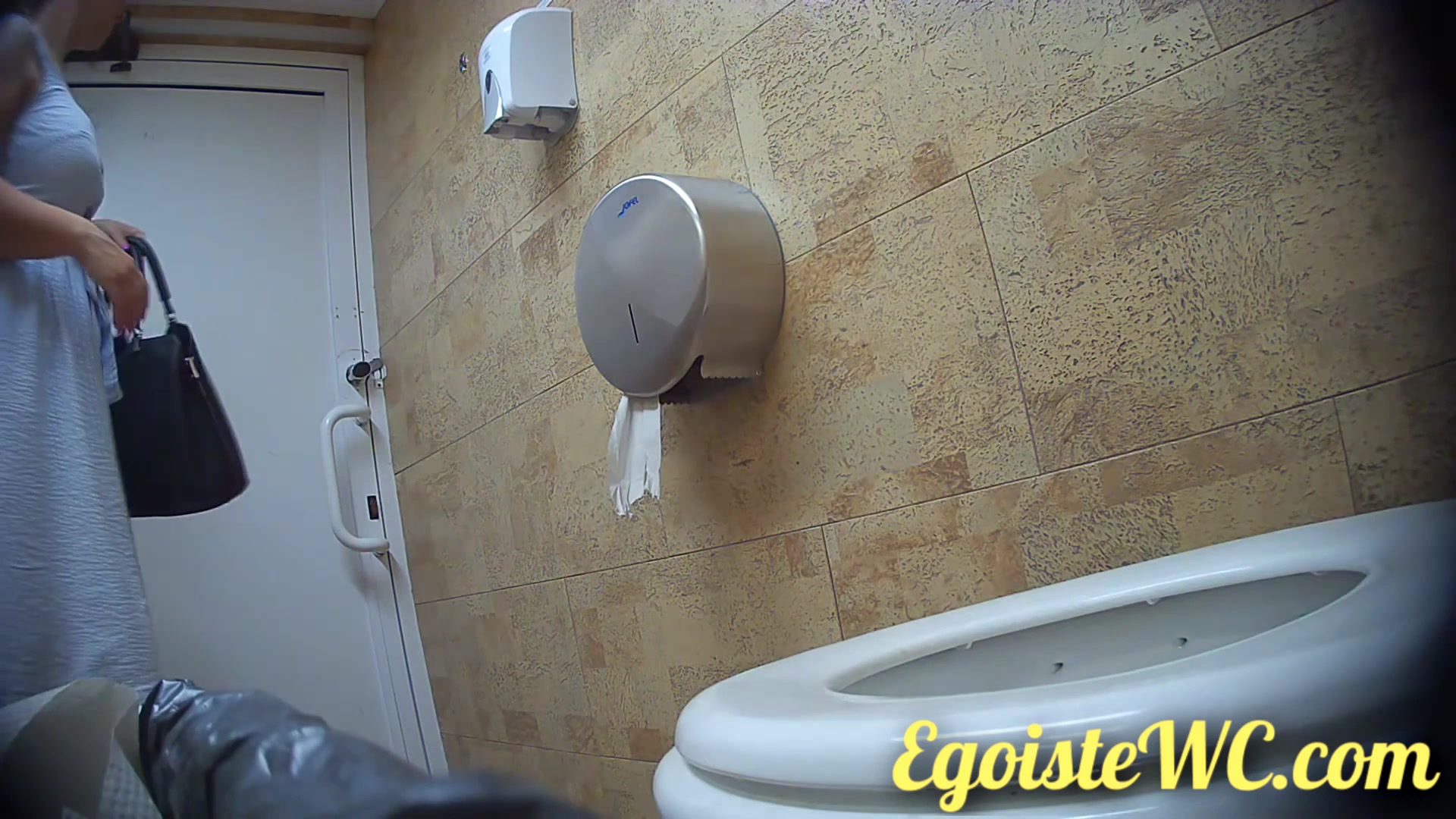 Toilet Spy — 0610(72) — screenshot 2