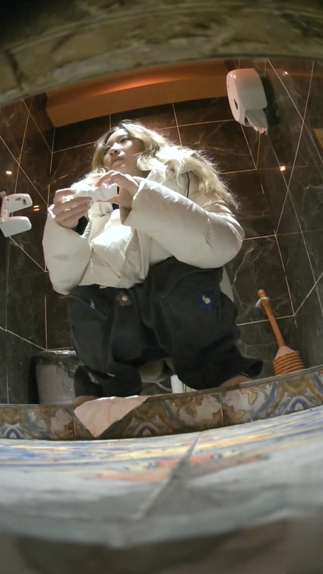 Toilet Spy — 0224(48) — screenshot 2