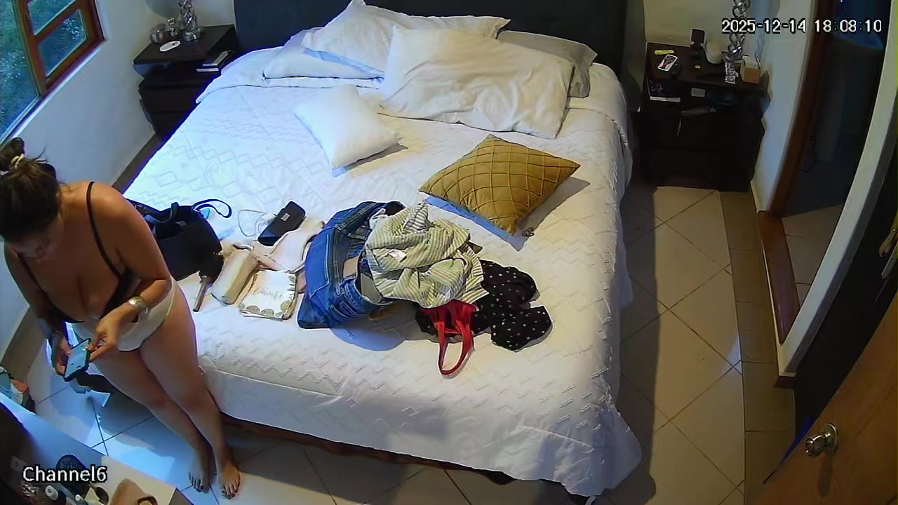 Hidden Voyeur — 1_5021606566265096338 — screenshot 2