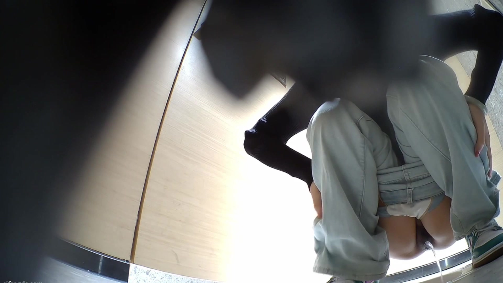 Toilet Spy — 0428(12) — screenshot 2