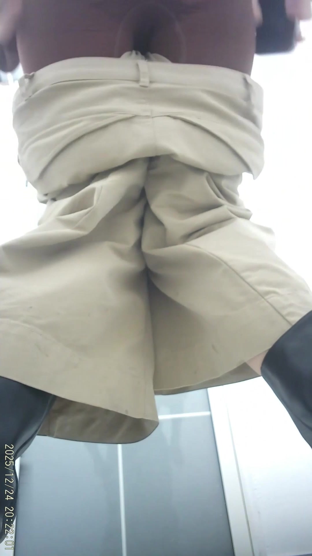 Toilet Spy — 0310(37) — screenshot 2