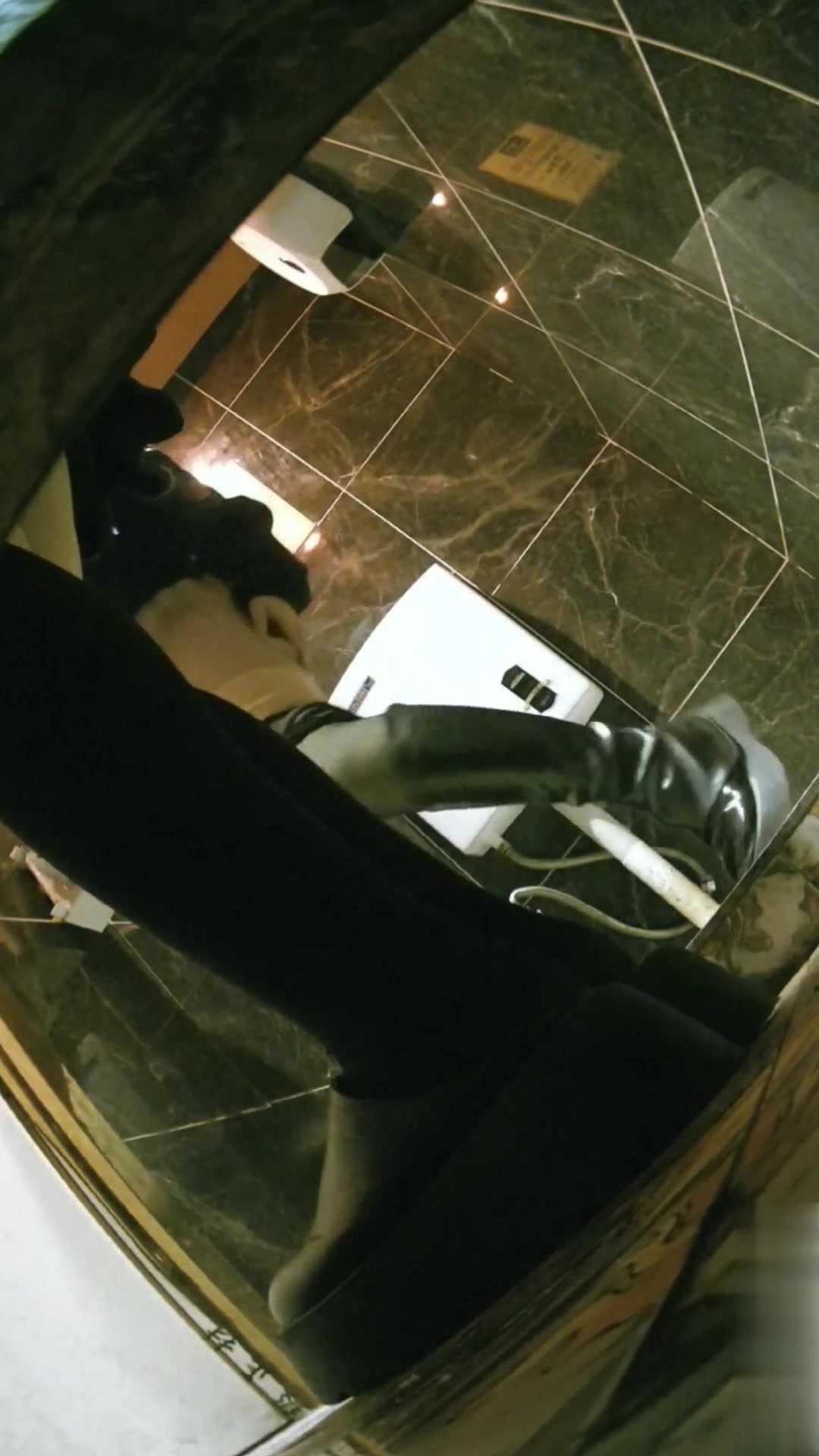 Toilet Spy — 0224(111) — screenshot 2