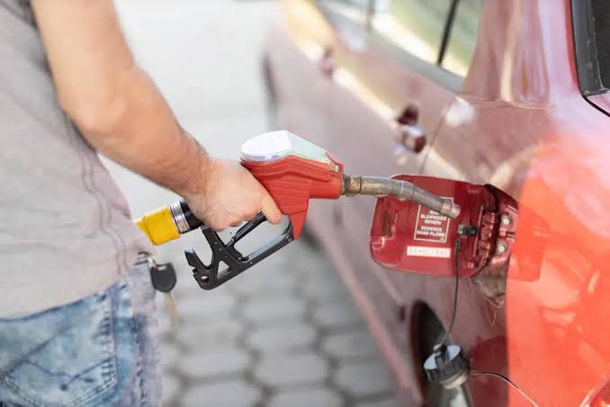 Trump Ultimatum and Iran’s Defiance: Strait of Hormuz Blockade Enters Critical Phase as Oil Prices Surge