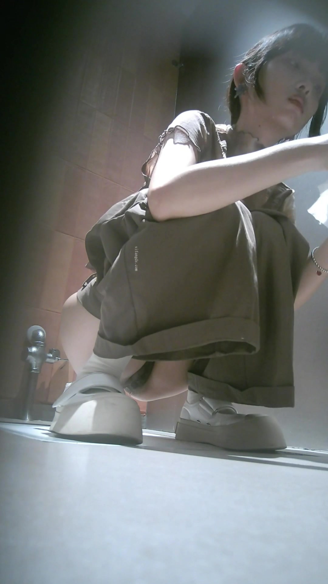 Toilet Spy — 0407 (1)(61) — screenshot 2