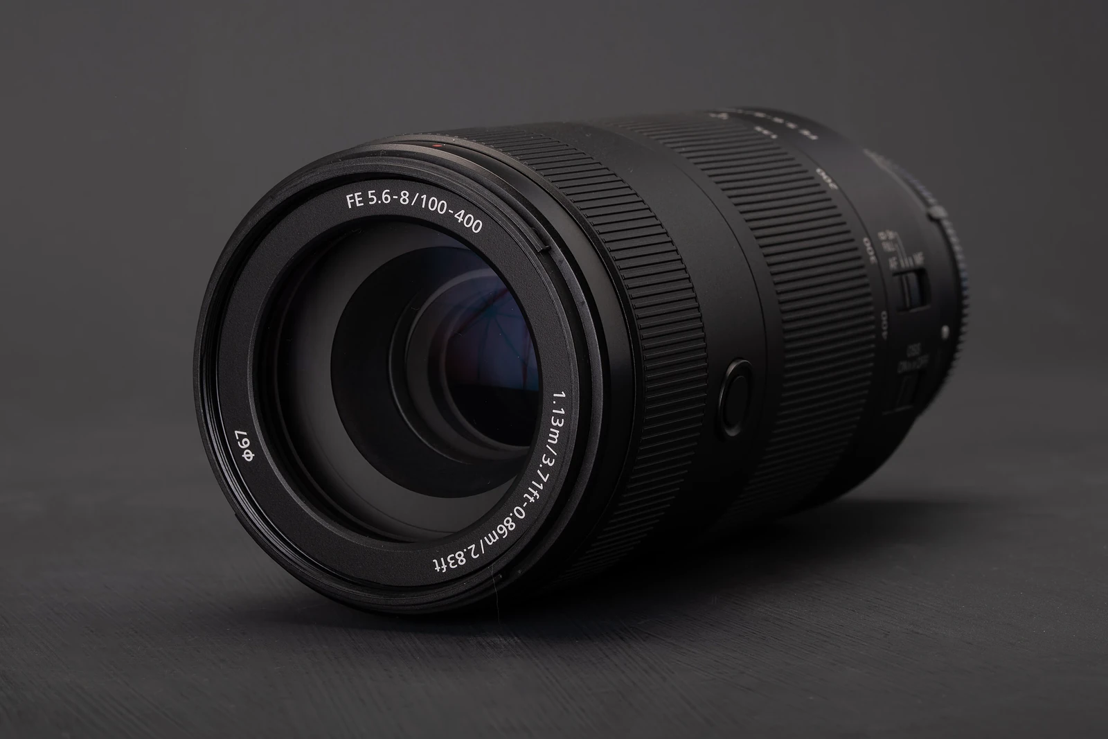 Sony FE 100-400mm F5.6-8.0 OSS 3-quarter view