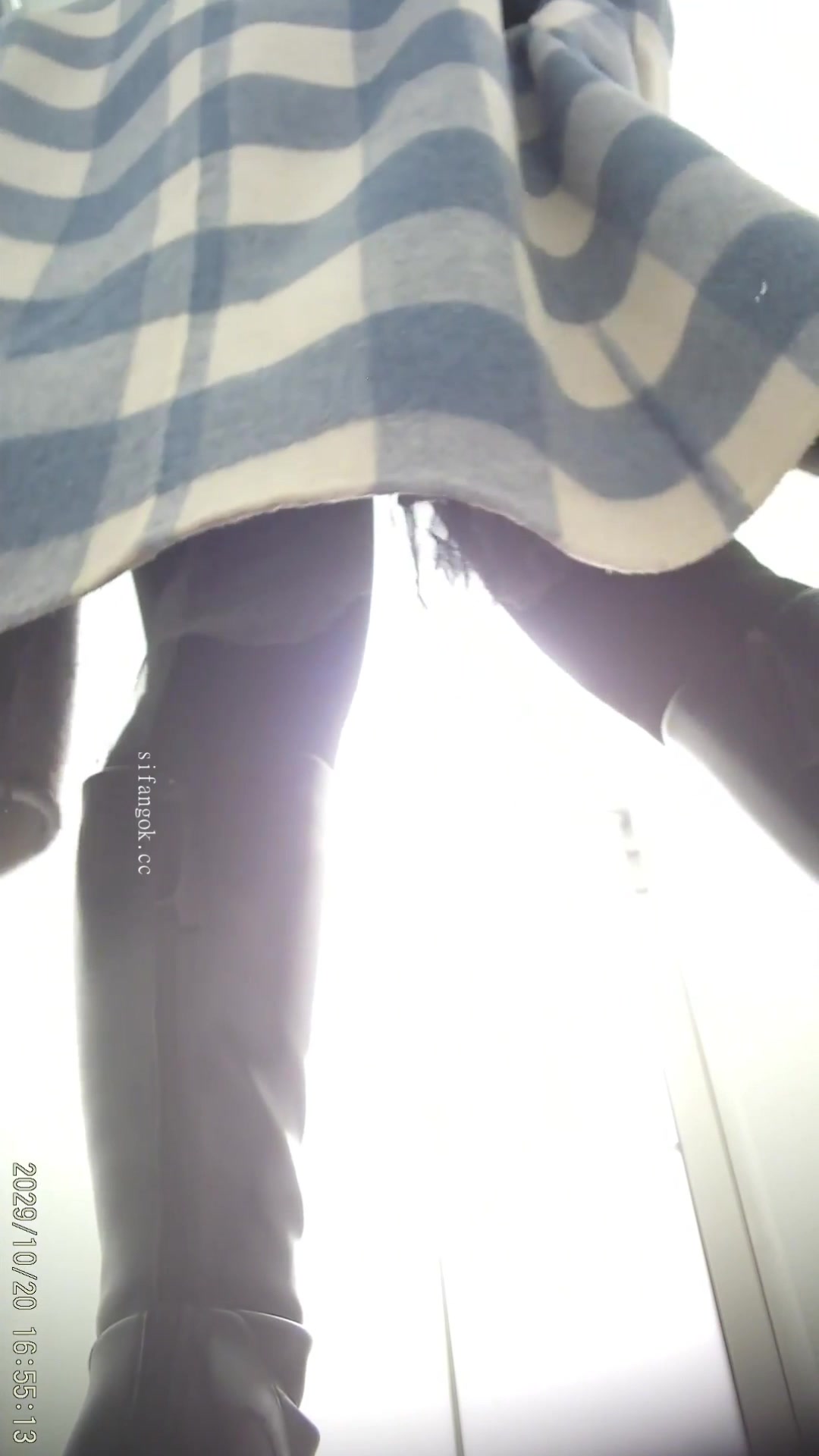 Toilet Spy — 0310(76) — screenshot 2