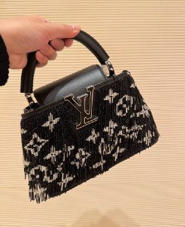 Louis Vuitton Capucines Mini